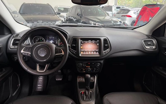 imagem-https://www.socarrao.com.br/sc-vehicle-images-prod/4380380/1792608190430-8580452_11_B_28613c6239.jpeg