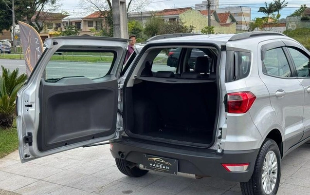 imagem-https://www.socarrao.com.br/sc-vehicle-images-prod/4380386/1792697513607-8574742_19_B_a422d7907b.jpeg