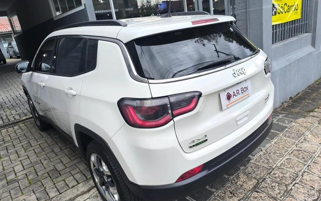 imagem-https://www.socarrao.com.br/sc-vehicle-images-prod/4380427/1792435702553-8580646_2_B_8f132c6dc9.jpeg