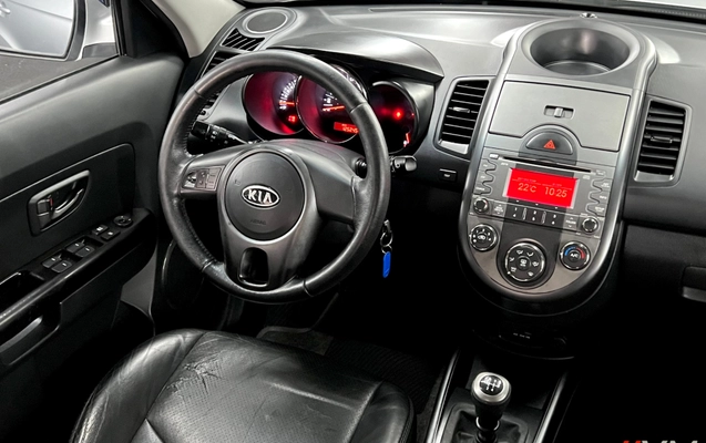 imagem-https://www.socarrao.com.br/sc-vehicle-images-prod/4380441/1792244539210-003_0c6c8c18f722fd475bda702a7a2979e3.jpg