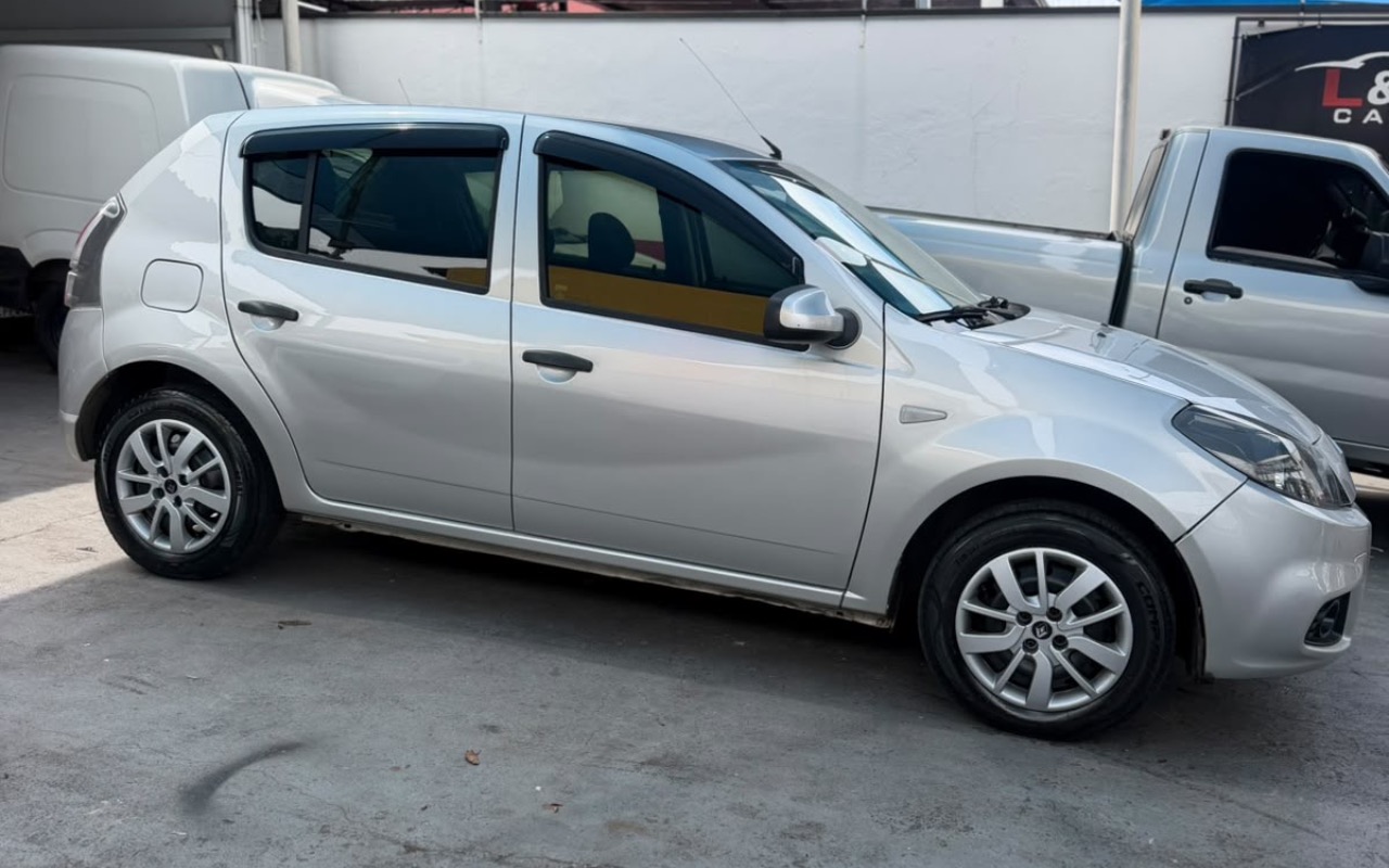 imagem-https://www.socarrao.com.br/sc-vehicle-images-prod/4380473/1792245886617-NmI3MzQyYjQtYjAzMi00MTFhLWJiMjgtMmRlMjBiMzk5Njk4LmpwZWc.jpeg