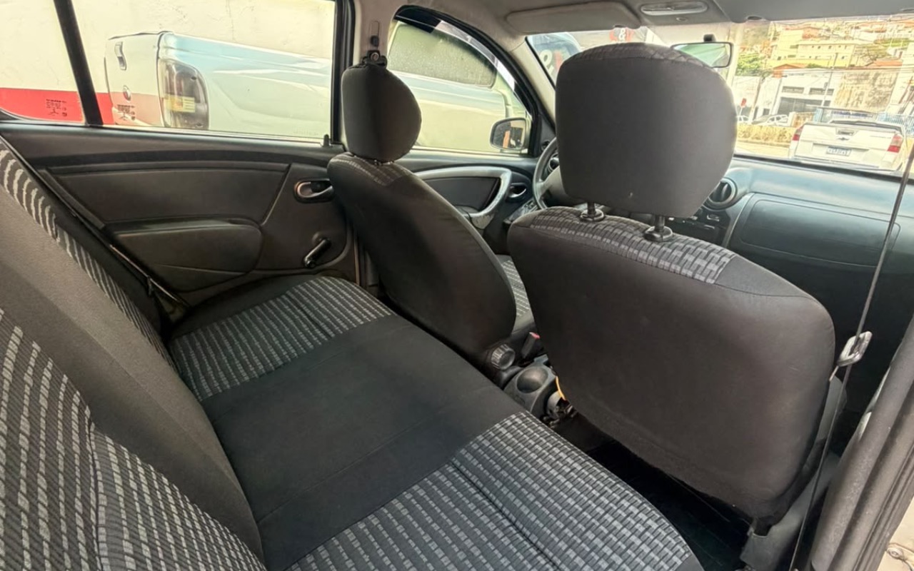 imagem-https://www.socarrao.com.br/sc-vehicle-images-prod/4380473/1792245887091-Y2MzYTYzMzUtYTBkZi00OTQ0LTljZGEtMmZmODRkNTM2YjJjLmpwZWc.jpeg