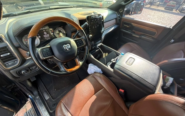imagem-https://www.socarrao.com.br/sc-vehicle-images-prod/4380494/1792246956722-vehicle_image_1792246759_2f885fe934908632bfe06698d56b801b.jpeg