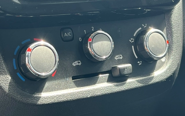 imagem-https://www.socarrao.com.br/sc-vehicle-images-prod/4380501/1792247089067-V2hhdHNBcHAgSW1hZ2UgMjAyNi0xMC0xNyBhdCAxMC4xMy4xNC5qcGVn.jpeg