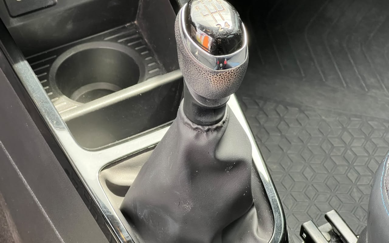 imagem-https://www.socarrao.com.br/sc-vehicle-images-prod/4380501/1792247089261-V2hhdHNBcHAgSW1hZ2UgMjAyNi0xMC0xNyBhdCAxMC4xMy4xMi5qcGVn.jpeg