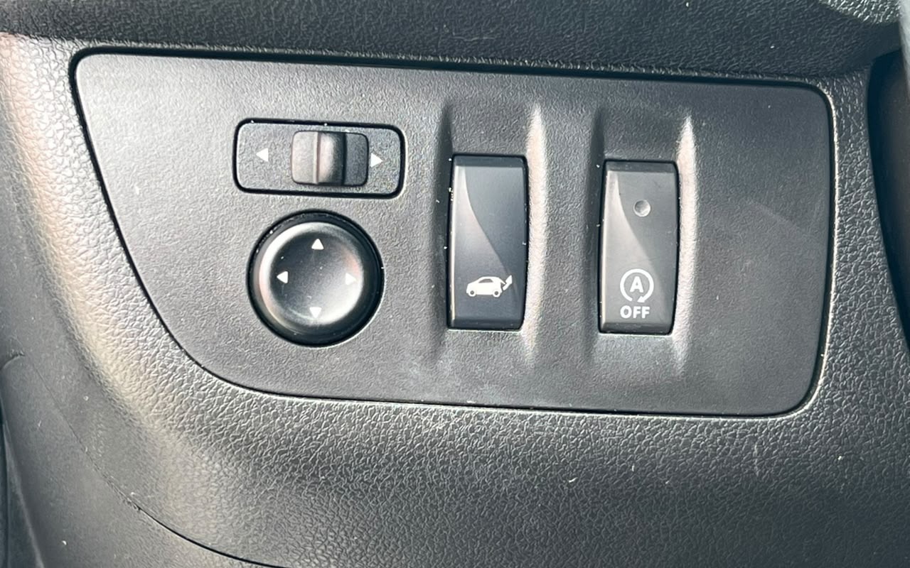 imagem-https://www.socarrao.com.br/sc-vehicle-images-prod/4380501/1792247089655-V2hhdHNBcHAgSW1hZ2UgMjAyNi0xMC0xNyBhdCAxMC4xMy4xNCAoMSkuanBlZw.jpeg