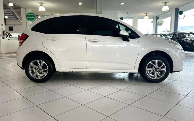 imagem-https://www.socarrao.com.br/sc-vehicle-images-prod/4380504/1792791808149-8552903_3_B_56f7fbc58f.jpeg