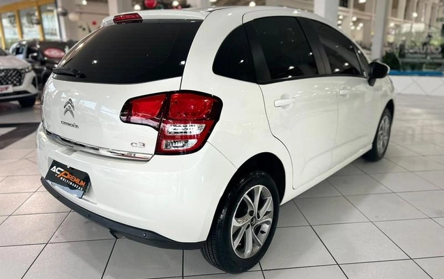 imagem-https://www.socarrao.com.br/sc-vehicle-images-prod/4380504/1792791808150-8552903_5_B_b9f981423b.jpeg