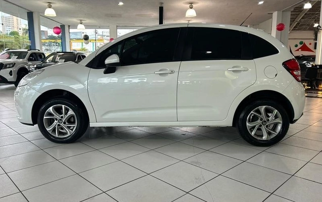 imagem-https://www.socarrao.com.br/sc-vehicle-images-prod/4380504/1792791808151-8552903_8_B_0774eaa061.jpeg