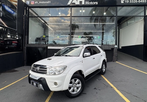 Toyota Hilux SW4 2011 Branco — foto 1 de 3