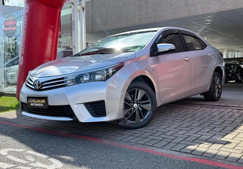 Toyota Corolla 2015 Prata — foto 1 de 3