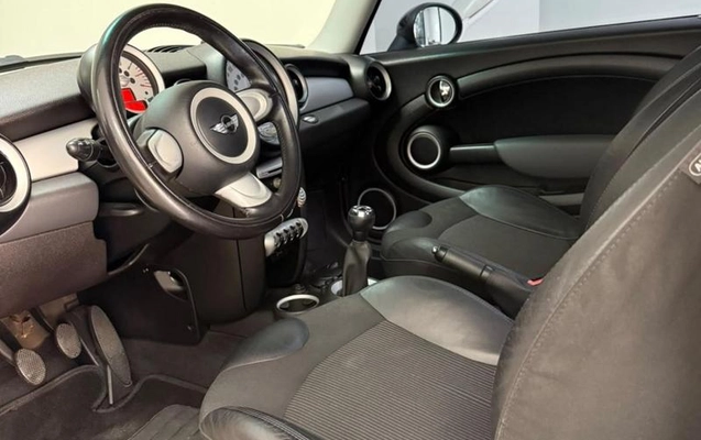 imagem-https://www.socarrao.com.br/sc-vehicle-images-prod/4380547/1792523748113-8581194_8_B_80fc1454b7.jpeg