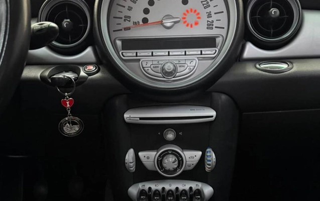 imagem-https://www.socarrao.com.br/sc-vehicle-images-prod/4380547/1792523748115-8581194_8_B_d694ae68e9.jpeg