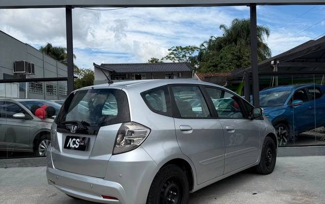 imagem-https://www.socarrao.com.br/sc-vehicle-images-prod/4380553/1792248608694-2970c56645d14747bc8cdcb56ddd9c7f_1792248402681.jpg