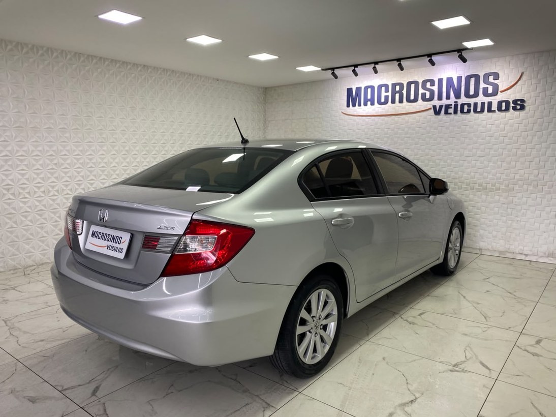 imagem-https://www.socarrao.com.br/sc-vehicle-images-prod/4380556/1792248716750-Zm90by0wNC5qcGc.jpg