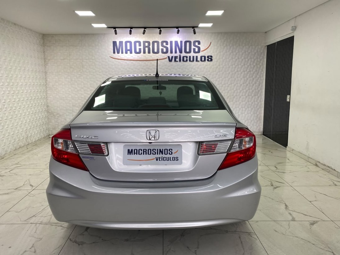 imagem-https://www.socarrao.com.br/sc-vehicle-images-prod/4380556/1792248716998-Zm90by0wOS5qcGc.jpg