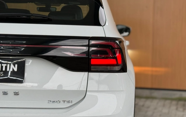 imagem-https://www.socarrao.com.br/sc-vehicle-images-prod/4380561/1792248765493-003_0b02bc19272e8bdf053003361ffc9f1f.jpg