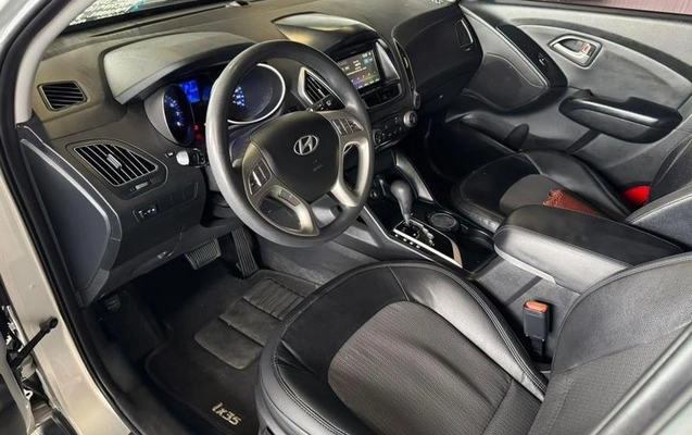 imagem-https://www.socarrao.com.br/sc-vehicle-images-prod/4380716/1792249946146-8504088_7_B_4d29060e45.jpeg