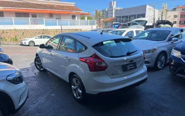 imagem-https://www.socarrao.com.br/sc-vehicle-images-prod/4381017/1792523522371-gb-4a1f3d4.jpeg