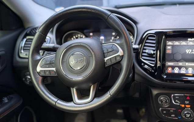 imagem-https://www.socarrao.com.br/sc-vehicle-images-prod/4381027/1792252188017-ad9a82b1-51b9-47a6-b9a3-094d04c43fec.jpg