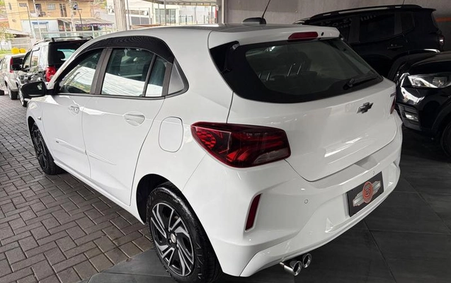imagem-https://www.socarrao.com.br/sc-vehicle-images-prod/4381193/1792254793062-8580735_8_B_a79e78a99f.jpeg