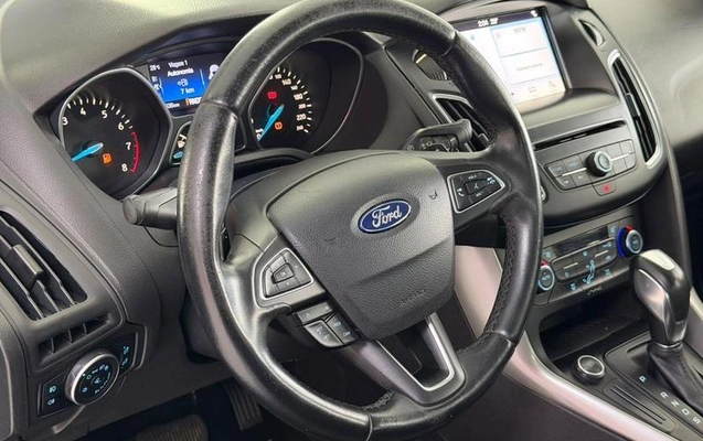 imagem-https://www.socarrao.com.br/sc-vehicle-images-prod/4381219/1792254381072-8581715_13_B_05b6cd2c1a.jpeg