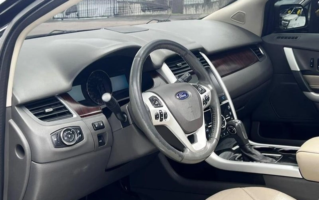 imagem-https://www.socarrao.com.br/sc-vehicle-images-prod/4381224/1792255638430-8581686_12_B_5a4bd9b864.jpeg