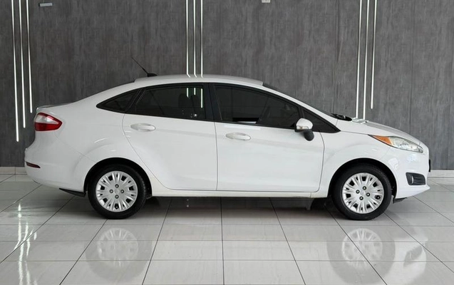 imagem-https://www.socarrao.com.br/sc-vehicle-images-prod/4381232/1792254904446-8484383_1_B_2b121c27fa.jpeg