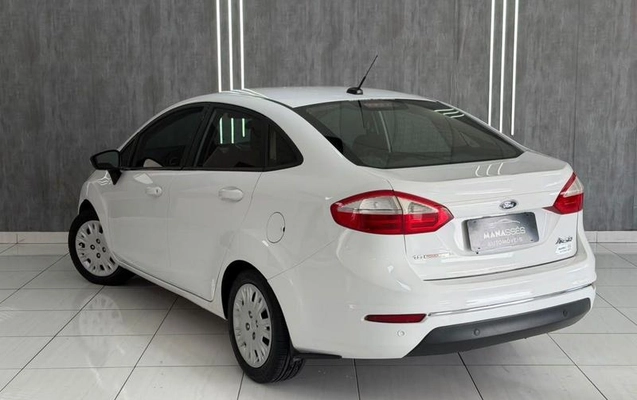 imagem-https://www.socarrao.com.br/sc-vehicle-images-prod/4381232/1792254904447-8484383_16_B_25a166068c.jpeg