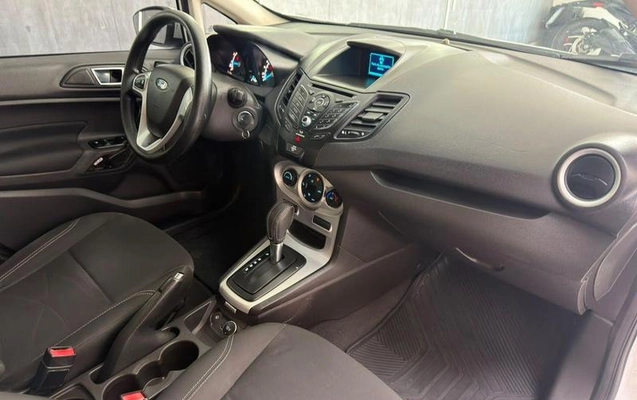 imagem-https://www.socarrao.com.br/sc-vehicle-images-prod/4381232/1792254904456-8484383_2_B_f40e897f2c.jpeg
