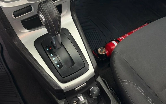 imagem-https://www.socarrao.com.br/sc-vehicle-images-prod/4381232/1792254904473-8484383_13_B_cedb12240c.jpeg