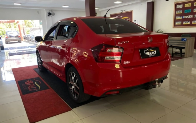imagem-https://www.socarrao.com.br/sc-vehicle-images-prod/4381257/1792429121500-vehicle_image_1792429060_3d51cc867f0abf52f7d7a376f43acad0.jpeg