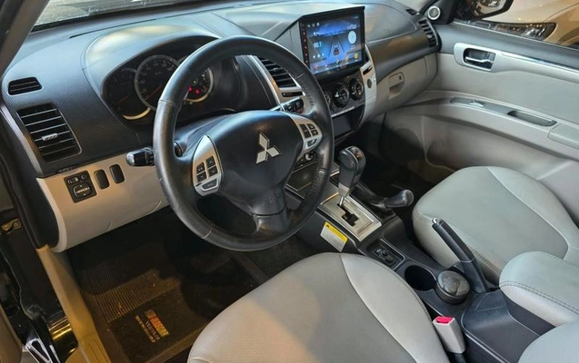 imagem-https://www.socarrao.com.br/sc-vehicle-images-prod/4381272/1792257554813-8581886_1_B_e43eeaed0f.jpeg