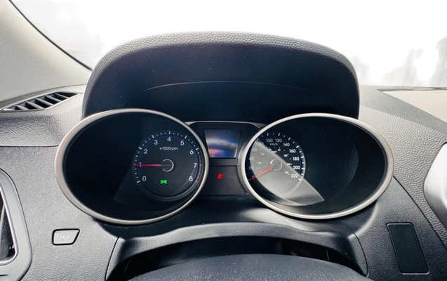 imagem-https://www.socarrao.com.br/sc-vehicle-images-prod/4381321/1792261574669-B4saIBmvrSIc00dQyGq7y6sF0rMLiVSW.jpg