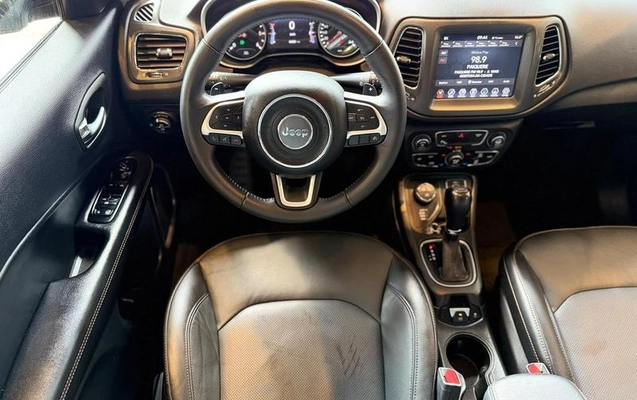 imagem-https://www.socarrao.com.br/sc-vehicle-images-prod/4381330/1792849529385-8582074_17_B_ea562023b2.jpeg