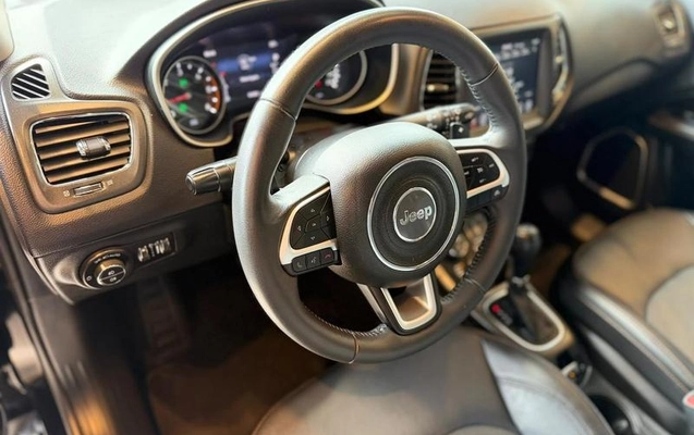 imagem-https://www.socarrao.com.br/sc-vehicle-images-prod/4381330/1792849529387-8582074_12_B_f8fdf84cda.jpeg