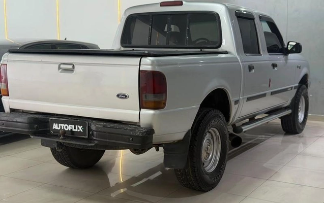 imagem-https://www.socarrao.com.br/sc-vehicle-images-prod/4381334/1792262403941-8582084_0_B_59c71311bb.jpeg