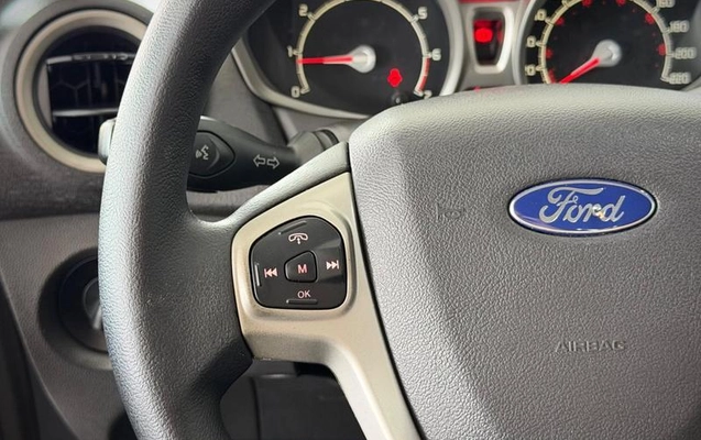 imagem-https://www.socarrao.com.br/sc-vehicle-images-prod/4381487/1792609177192-8454649_13_B_7b4aa399ae.jpeg