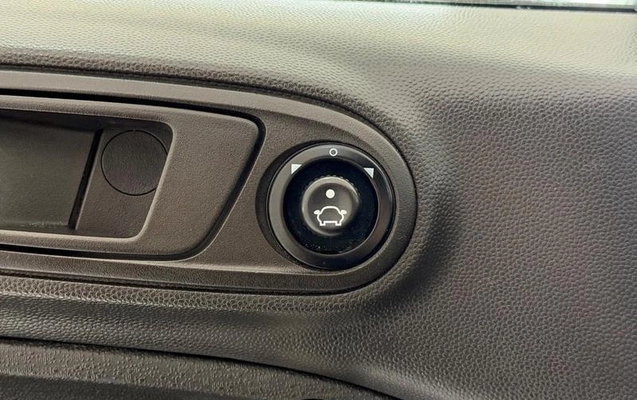 imagem-https://www.socarrao.com.br/sc-vehicle-images-prod/4381487/1792609177195-8454649_15_B_a08e969b1f.jpeg