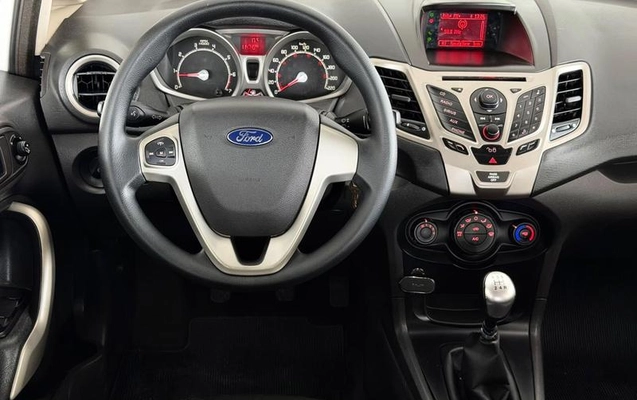 imagem-https://www.socarrao.com.br/sc-vehicle-images-prod/4381487/1792609177197-8454649_16_B_416a797ee4.jpeg