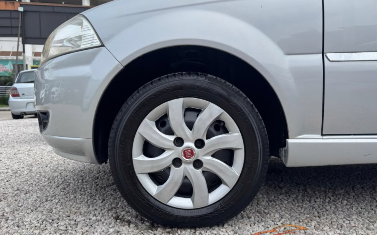 imagem-https://www.socarrao.com.br/sc-vehicle-images-prod/4381490/1792271754168-MTMuanBlZw.jpeg
