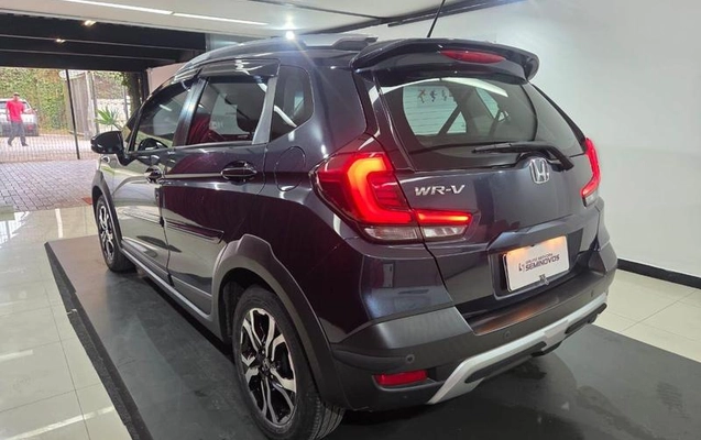 imagem-https://www.socarrao.com.br/sc-vehicle-images-prod/4381743/1792610780121-8582347_2_B_02164a2c10.jpeg
