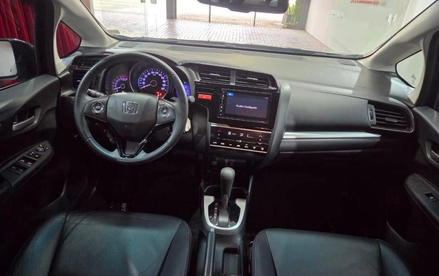 imagem-https://www.socarrao.com.br/sc-vehicle-images-prod/4381743/1792610780130-8582347_1_B_a72d7c24e0.jpeg