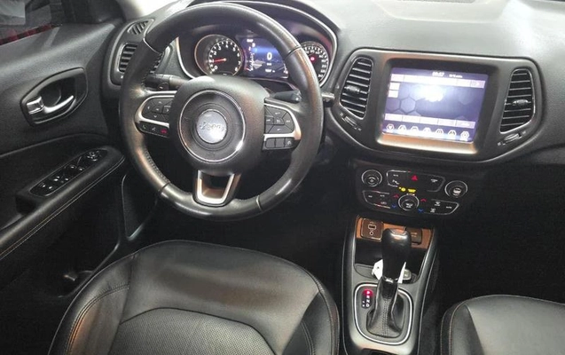 imagem-https://www.socarrao.com.br/sc-vehicle-images-prod/4381840/1792610452982-8582352_9_B_e364637a04.jpeg