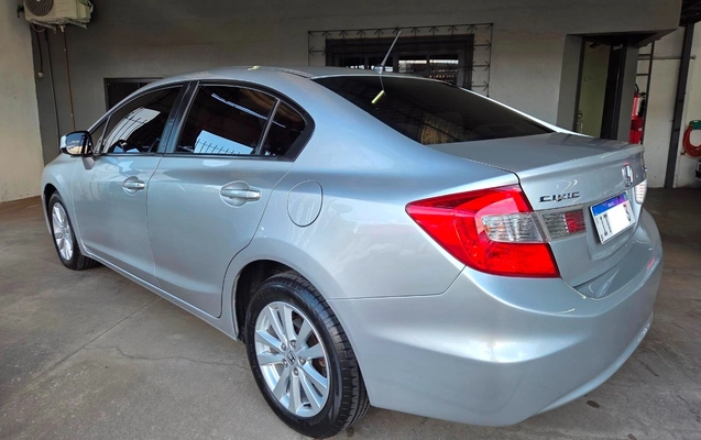 imagem-https://www.socarrao.com.br/sc-vehicle-images-prod/43842/1779119076903-Q2l2aWMgTFhTIDIwMTMgKDIpLmpwZw.jpg