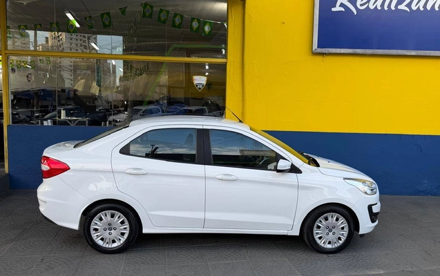 imagem-https://www.socarrao.com.br/sc-vehicle-images-prod/4384744/1792319384685-4c703494ecbc41f29b2aafa6e38afe3a_1792318927979.jpg
