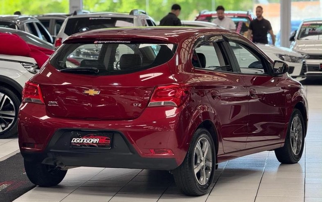 imagem-https://www.socarrao.com.br/sc-vehicle-images-prod/4384849/1792524133496-8582385_6_B_ab701ed096.jpeg