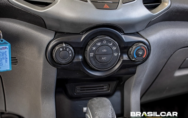 imagem-https://www.socarrao.com.br/sc-vehicle-images-prod/4385305/1792354215728-003_dfcb5ef18833c2fe353b486393c7854f.jpg