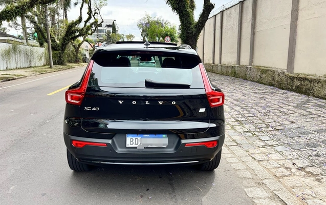 imagem-https://www.socarrao.com.br/sc-vehicle-images-prod/4385438/1792361094916-SU1HLTIwMjYxMDE3LVdBMDI0OCgxKS5qcGc.jpg