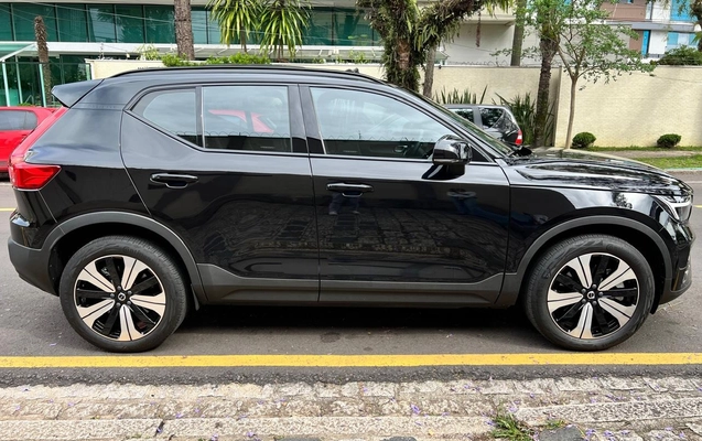 imagem-https://www.socarrao.com.br/sc-vehicle-images-prod/4385438/1792361095685-SU1HLTIwMjYxMDE3LVdBMDI3MS5qcGc.jpg